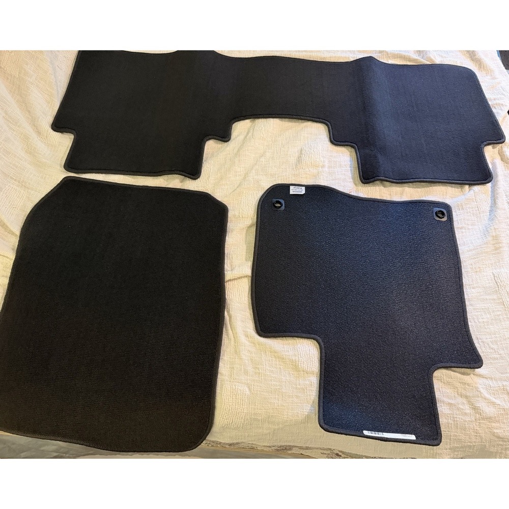 2017-2022 OEM Honda CR-V Black Carpet Floor Mat Set All New Never Used Opened